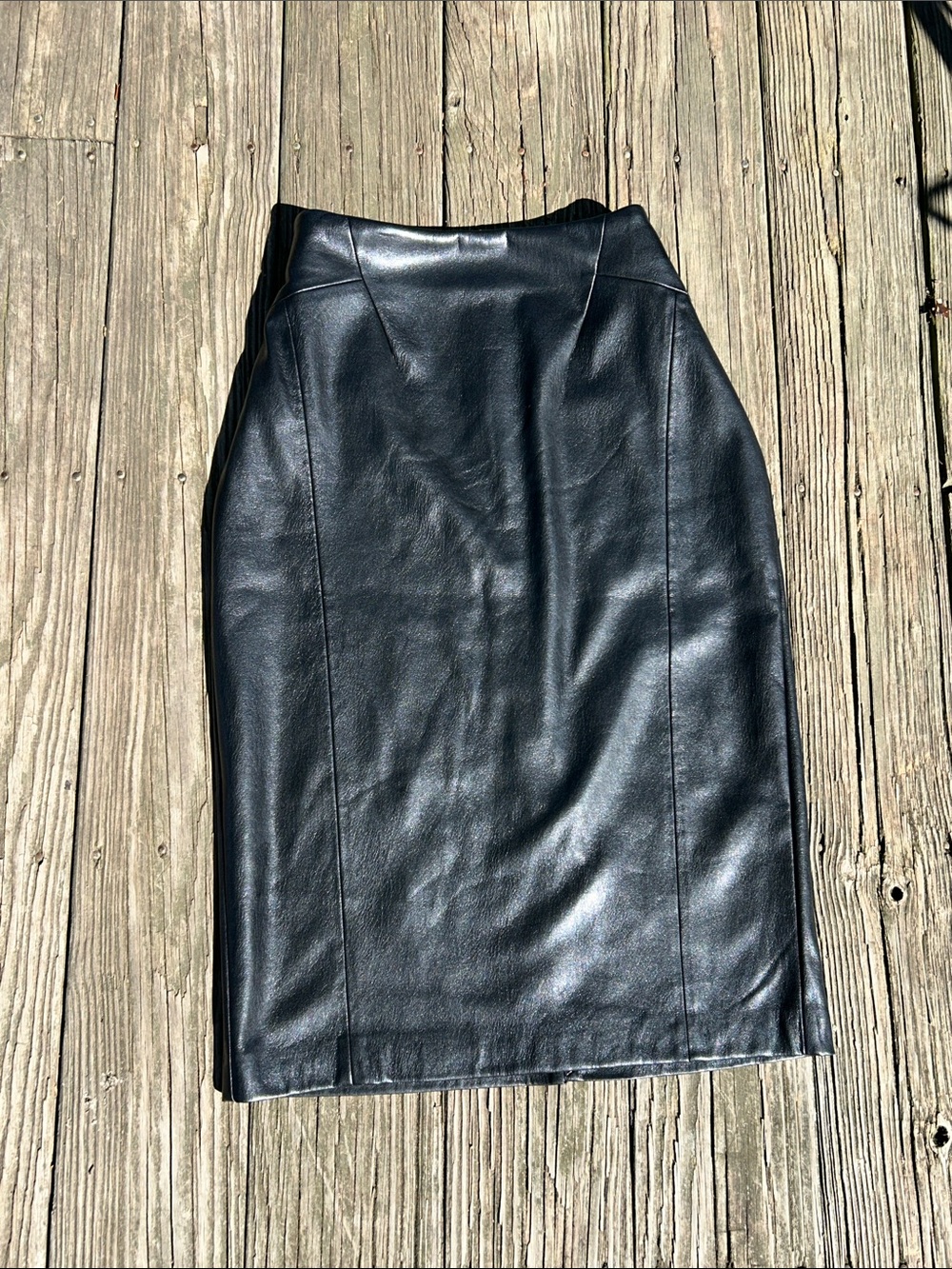 Donna Karan New York Faux Leather Pencil Skirt Size 6 Like New